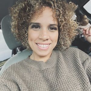 Meet your Posher, Yilian